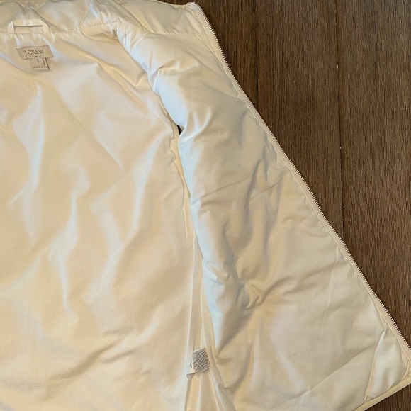 Quilted Puffer Vest by J Crew. Cream. Size Small. Gold Zipper. EUC - Picture 6 of 7
